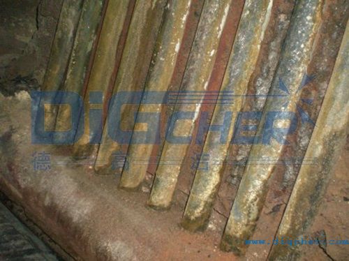 鍋爐高壓清洗機清洗后的鍋爐聯箱及水冷壁